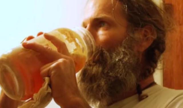 20 yıldır idrarını içiyor! 100 yaşına kadar yaşamayı planlıyor