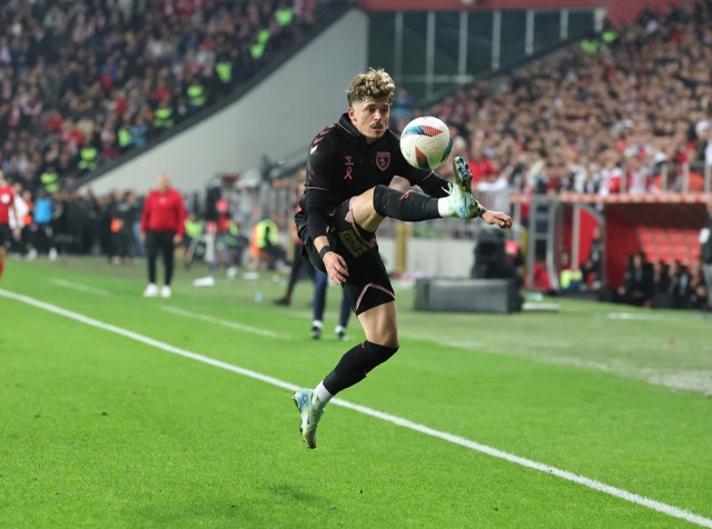 Samsunspor'da 2 futbolcu ceza sınırında