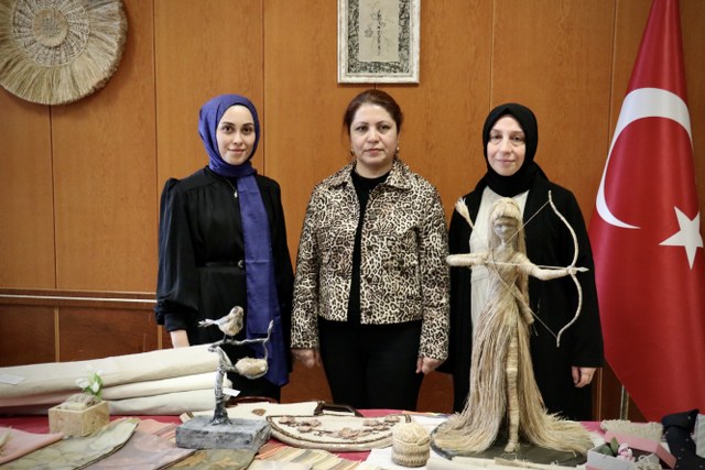 Samsun'da kadınlar kenevir lifleri ve atıklarından Amazon kadını yaptı