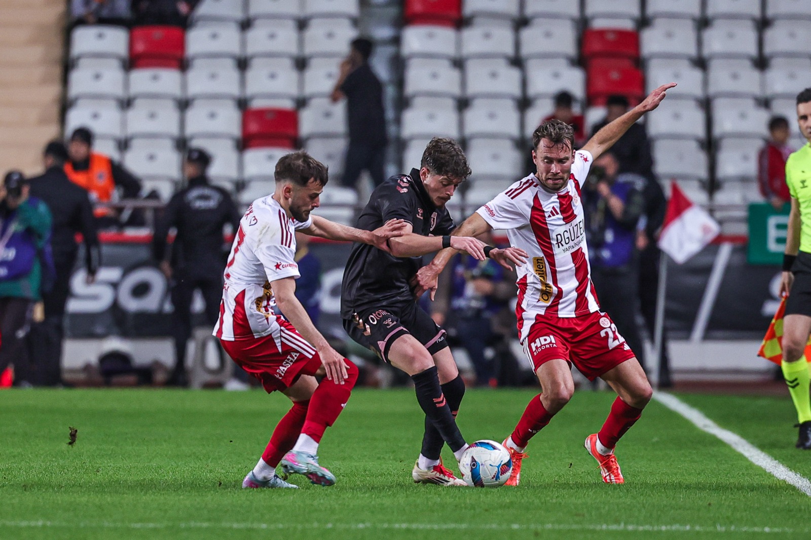 Samsunspor Antalyaspor'a 2-1 kaybetti