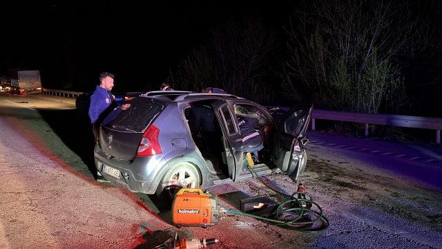 Feci kazada otomobil tıra arkadan çarptı! 1 kişi hayatını kaybetti