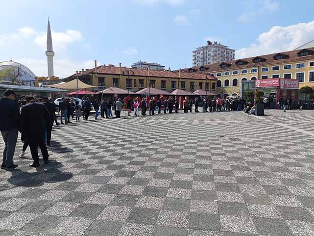 Samsunspor - Galatasaray maçı biletleri satışta! Bilet için uzun kuyruk