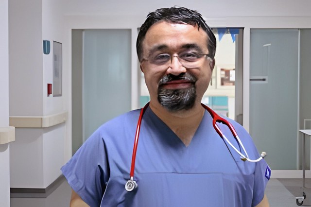 Balkondan düşen doktor Hamdi Oğrağ, son yolculuğuna uğurlandı