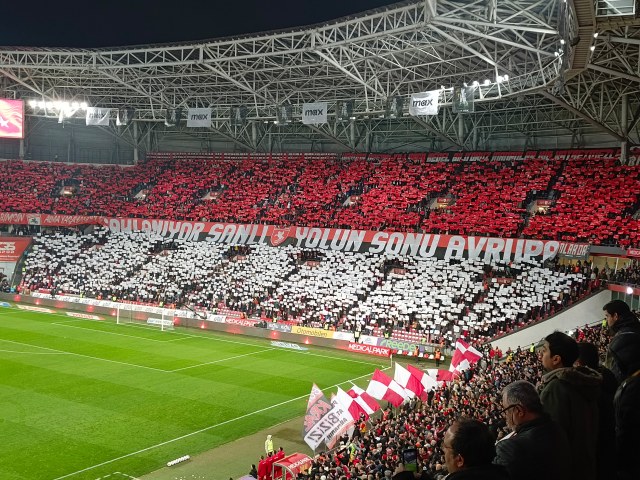 Samsunspor taraftarından Avrupa koreografisi
