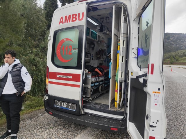 Servis aracı devrildi! Çok sayıda kişi yaralandı