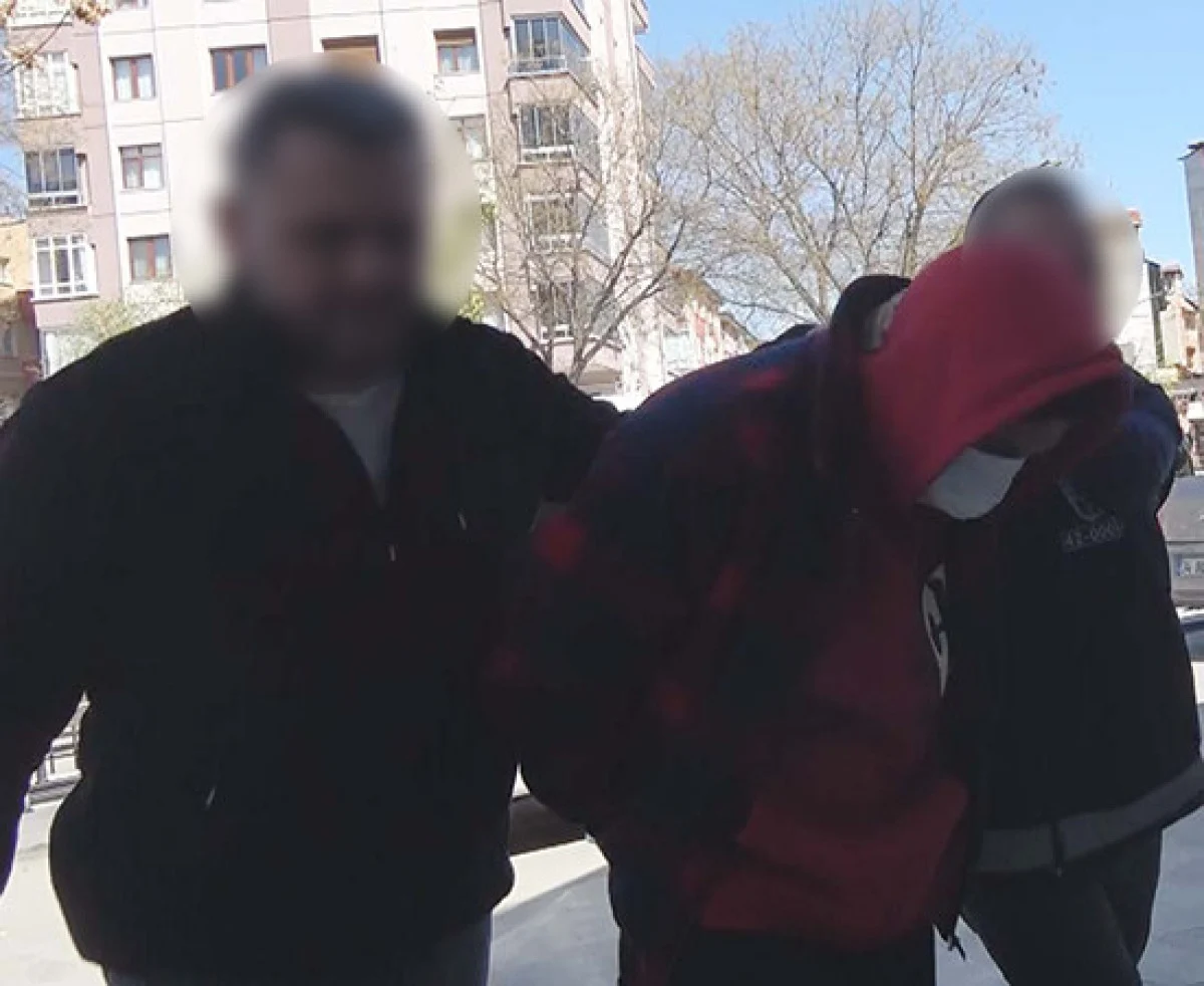 Konya’da kadın hastaları hakkında konuşan doktorlar ters kelepçeyle adliyeye sevk edildi