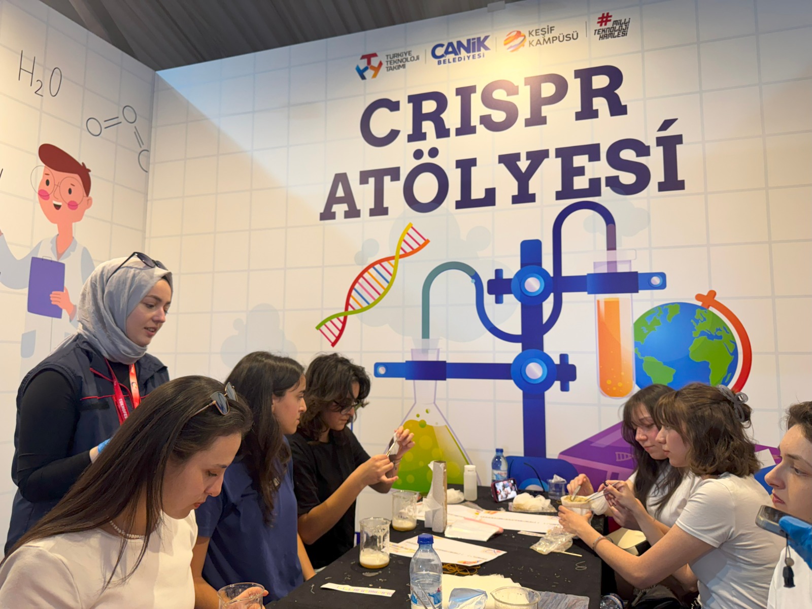 Canik Özdemir Bayraktar Keşif Kampüsü TEKNOFEST KKTC'de ziyaretçi akınına uğradı