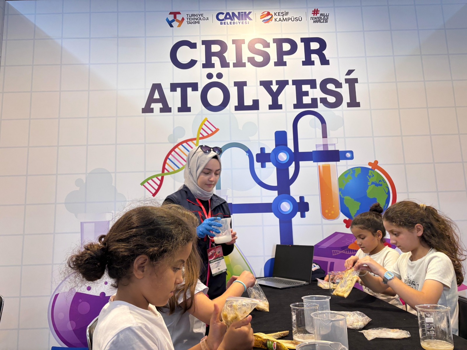 Canik Özdemir Bayraktar Keşif Kampüsü TEKNOFEST KKTC'de ziyaretçi akınına uğradı