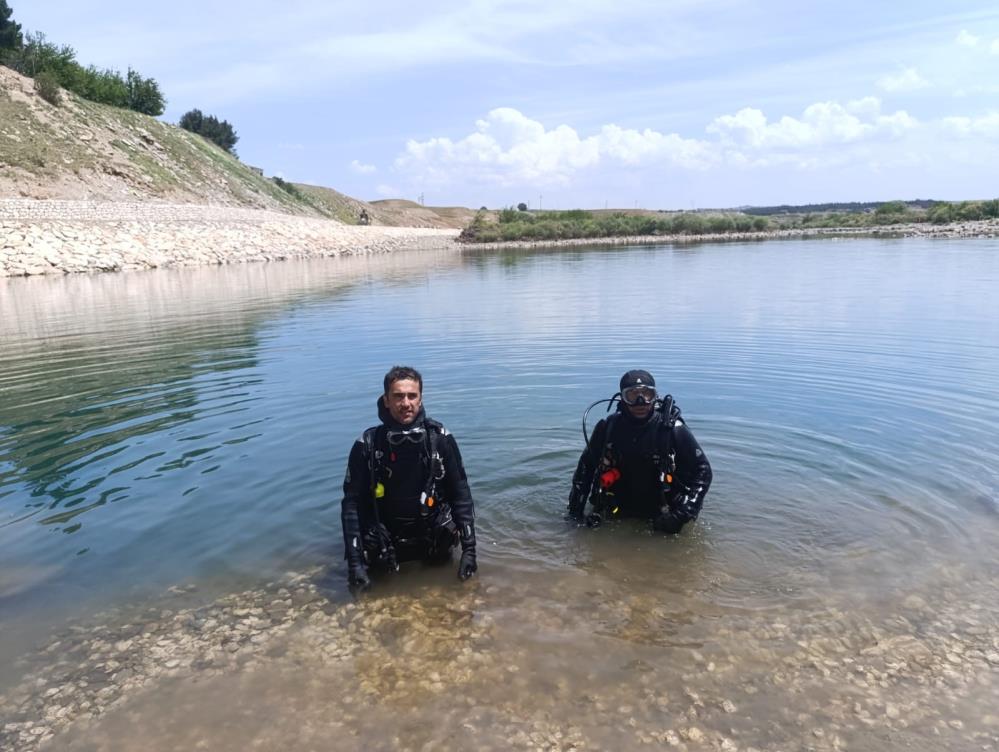 Diyarbakır'da fotoğraf çekmek isteyen çocuk çaya düşerek hayatını kaybetti!
