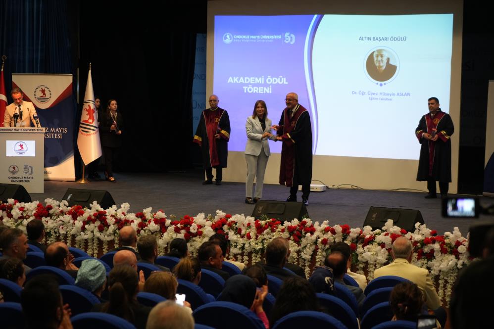 OMÜ'de 2024 Akademi Ödülü Töreni düzenlendi! Rektör Aydın'dan açıklama