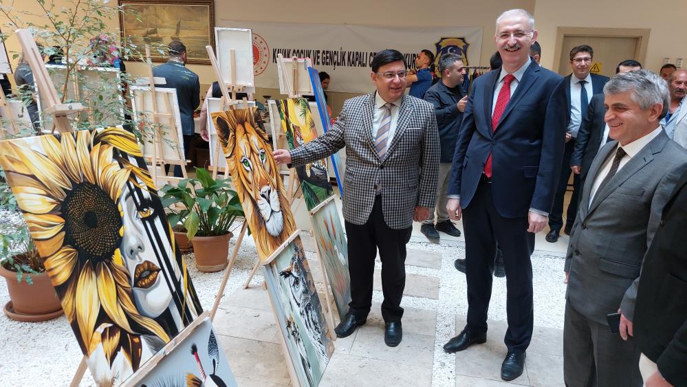 Samsun’daki tutuklu ve hükümlülerin el emeği eserler Samsun Adliyesi’nde sergilendi