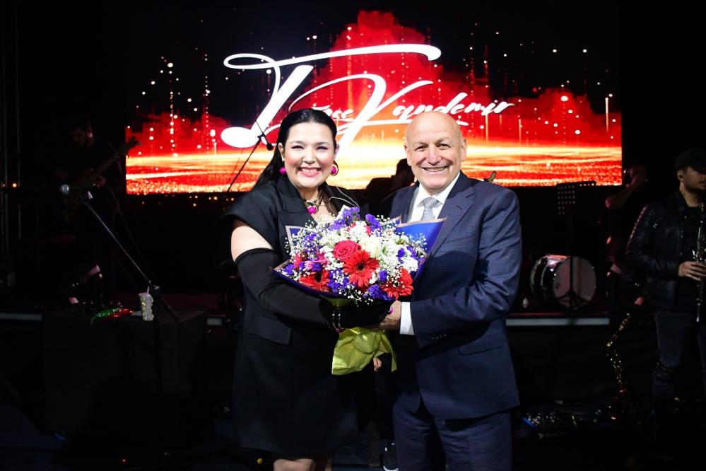 Samsun'da Geleneksel Sakarlı Hıdırellez Festivali'nde Tuğçe Kandemir rüzgarı