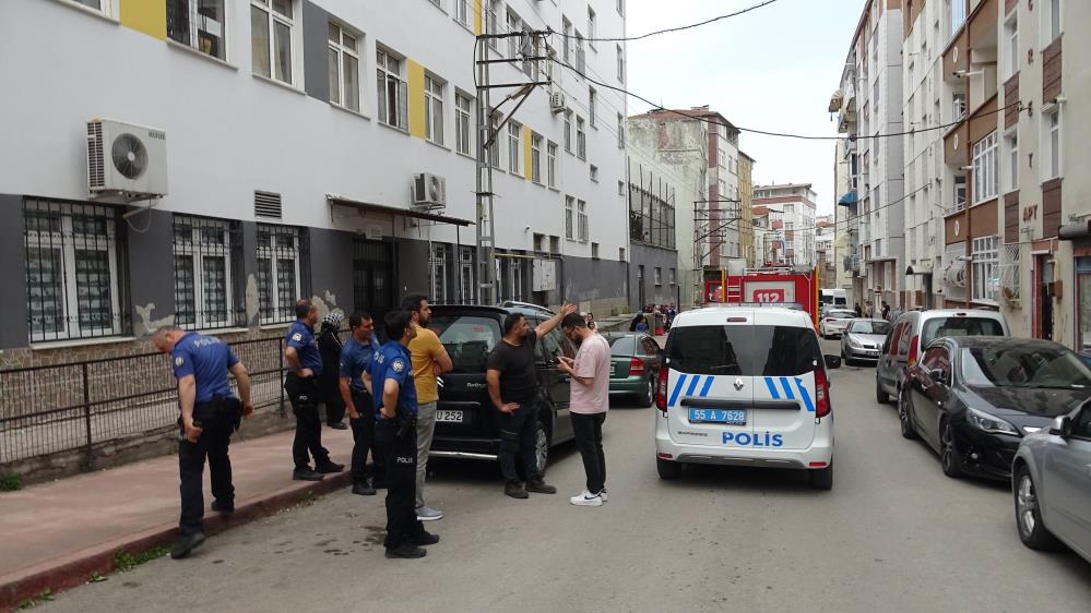 Samsun'da babasına kızan genç çocuk evi ateşe verdi
