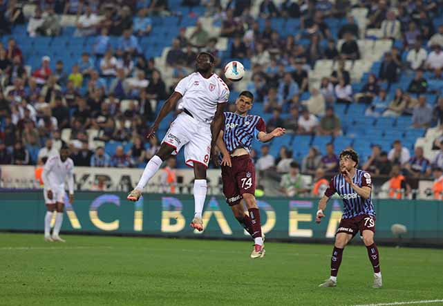 Samsunspor'un en golcüsü Marius Mouandilmadji geri döndü