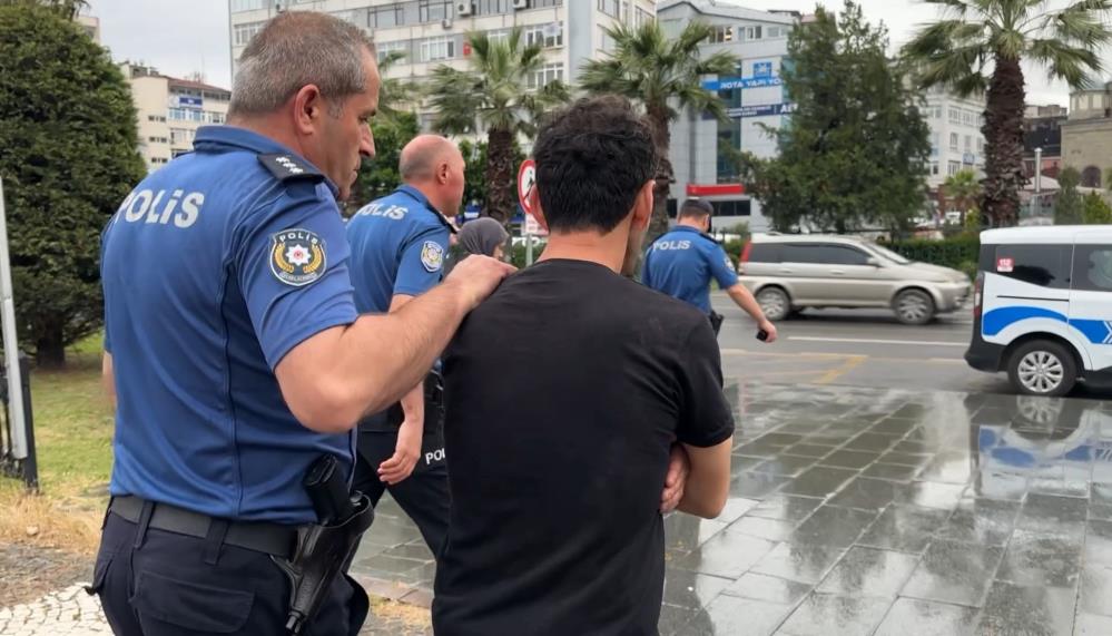 Samsun'da intihar girişimi! Kültür merkezinin çatısına çıktı