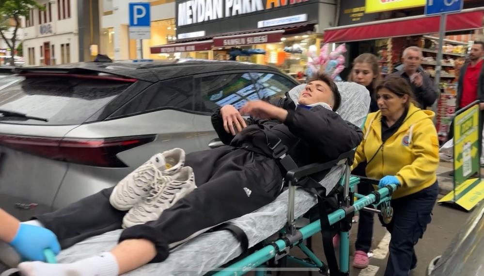 Samsun'da motosiklet kaza yaptı