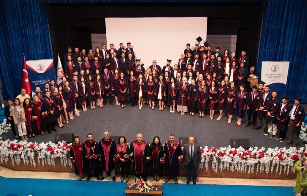 OMÜ’de 2025’in ilk mezuniyeti! Veteriner Fakültesi’nin coşkusu