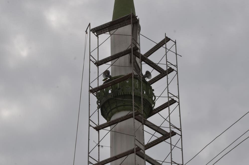 Samsun'da işçi minareden düştü!