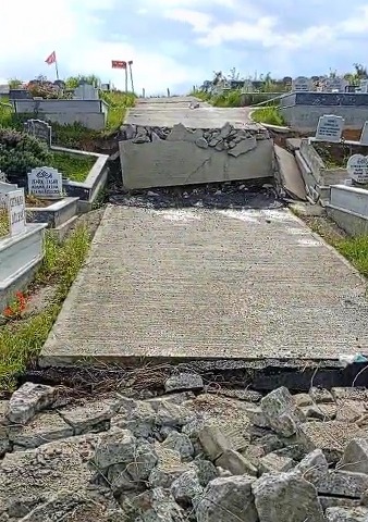 Samsun Büyükşehir Belediyesi Derecik Mezarlığı için harekete geçti! Heyelandan hasar gören mezarlıklar ailelerin eşliğinde düzenlenecek