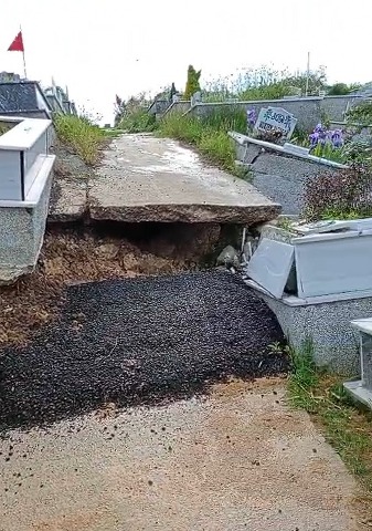 Samsun Büyükşehir Belediyesi Derecik Mezarlığı için harekete geçti! Heyelandan hasar gören mezarlıklar ailelerin eşliğinde düzenlenecek