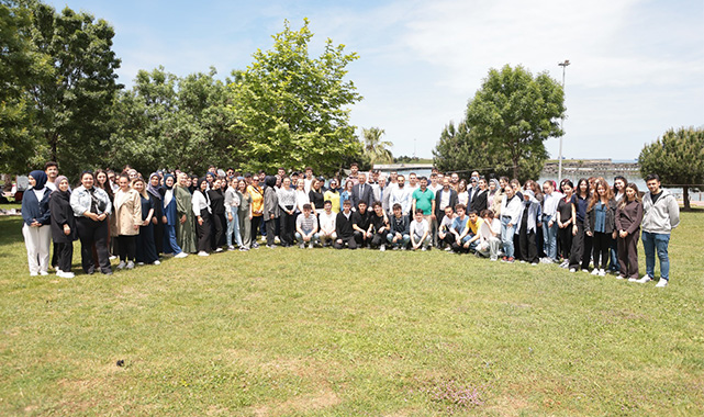 Başkan İhsan Kurnaz'dan öğretmenlere teşekkür, öğrencilere başarı mesajı