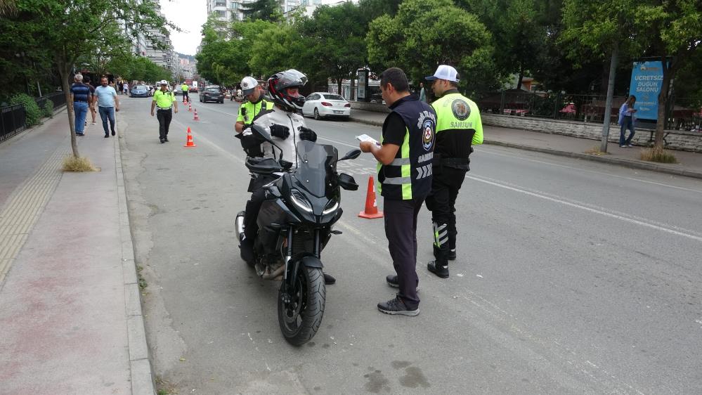 Samsun polisinde güvenli sürüş uyarısı