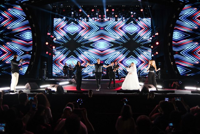 Samsun'da düğünden kaçıp Haluk Levent konserine gittiler! Balayını kaptılar