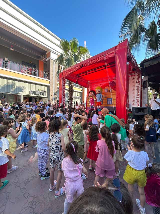 Lovelet AVM'de Niloya rüzgarı