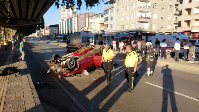 Samsun'da düğün konvoyu kaza yaptı! 4 kişi yaralandı