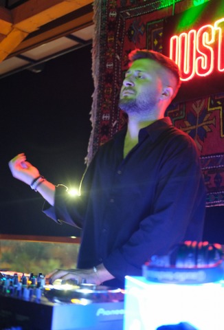 Just Techno'nun Samsun'da klasikleşmiş teras partilerinde Jadeite rüzgarı 