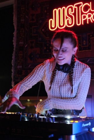 Just Techno'nun Samsun'da klasikleşmiş teras partilerinde Jadeite rüzgarı 