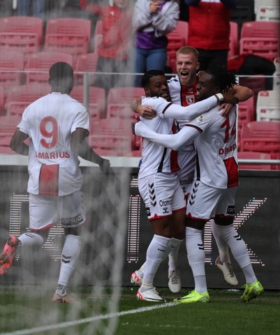 Samsunspor Rick van Drongelen ile 2028 yılına kadar yeni sözleşme imzaladı