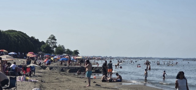 Samsun'da vatandaşlar Atakum Sahili'ne akın etti