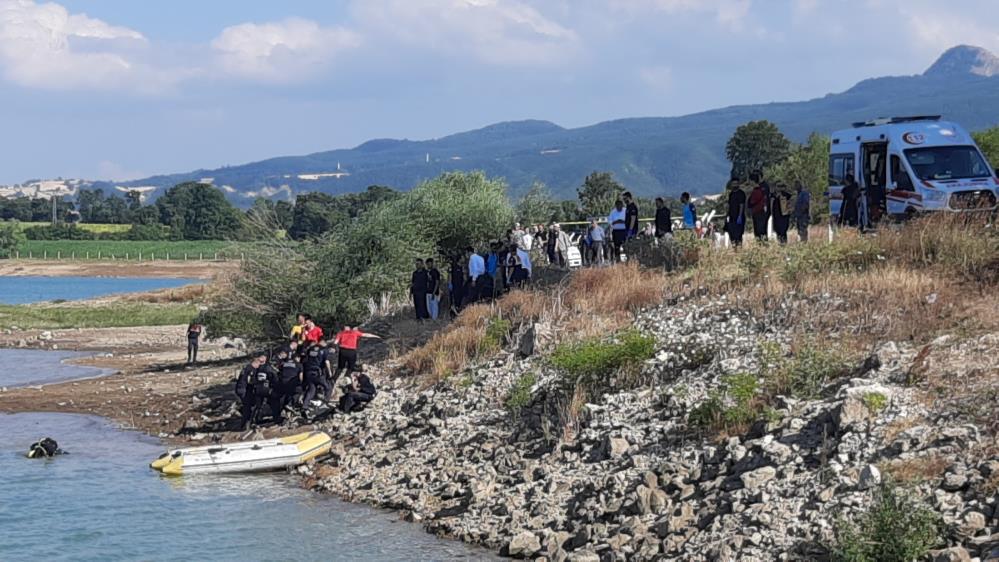 Samsun'da gölete giren gençler boğularak can verdi!