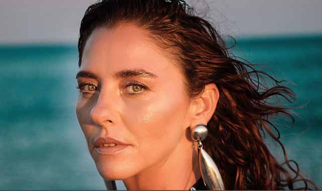 Ünlü oyuncu Ece Uslu Çeşme'de kaza geçirdi! Çivi gibi yere çakıldı