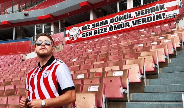 Hukuk öğrencisi Ravera Muhammet Vera Arslan'dan Samsunspor'a kırmızı beyaz şarkı 