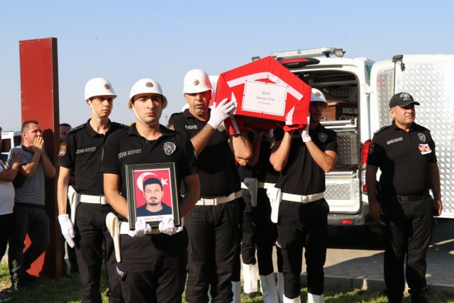 Şehit orman işçilerine acı veda