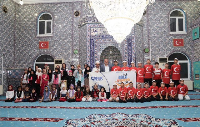 Canik'te camiler çocuklarla dolup taştı