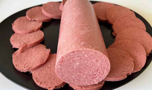 İsim değiştirdi domuz etinden vazgeçmedi! Salamında yine domuz eti tespit edildi