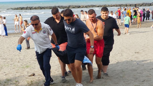 Samsun'da bugün 7 kişi denizde boğulma tehlikesi geçirdi