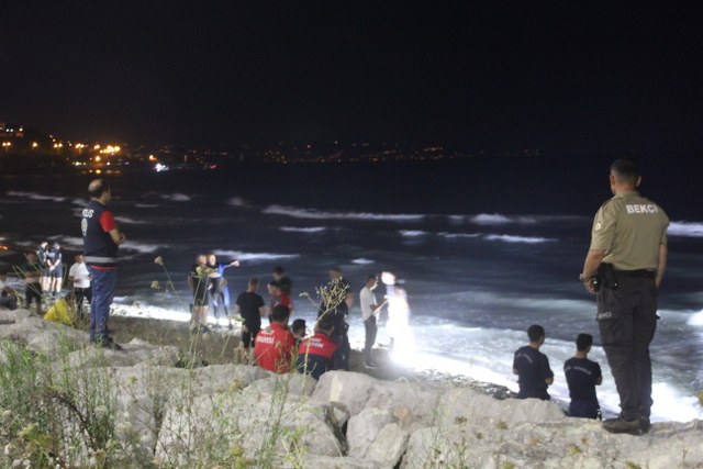 Denizde kaybolan tarım işçisi aranıyor