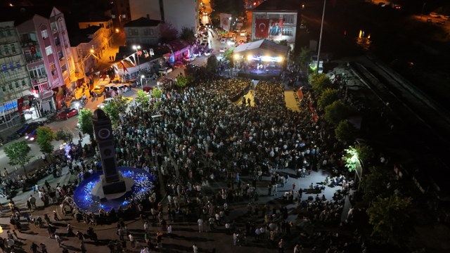 Samsun'da Öykü Gürman sevenleriyle buluştu