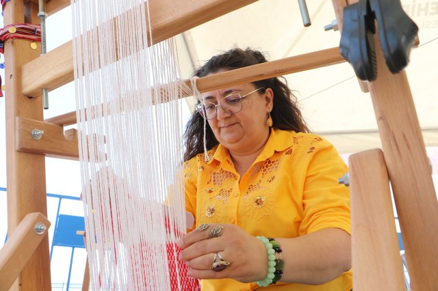 Kursta öğrendi evde üretti! Samsun'da atık kumaşlardan sanat
