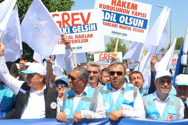 Memur-Sen'den 81 ilde eş zamanlı toplu sözleşme eylemi