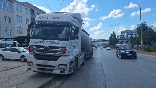 Samsun'da kamyonla otomobil çarpıştı! 1 kişi yaralandı 