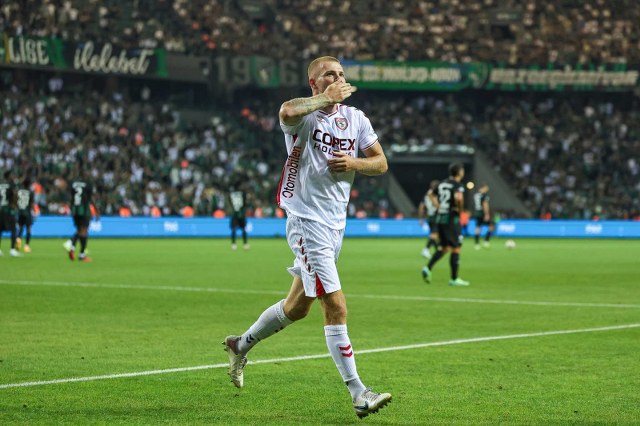 Reis Samsunspor'un oynadığı futboldan memnun değil