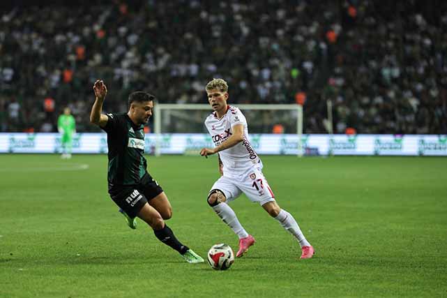 Samsunspor'da Logi Tomasson'un istatistikleri göz dolduruyor