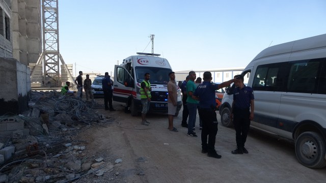 Şantiye savaş alanına döndü! 100 işçi birbirine girdi