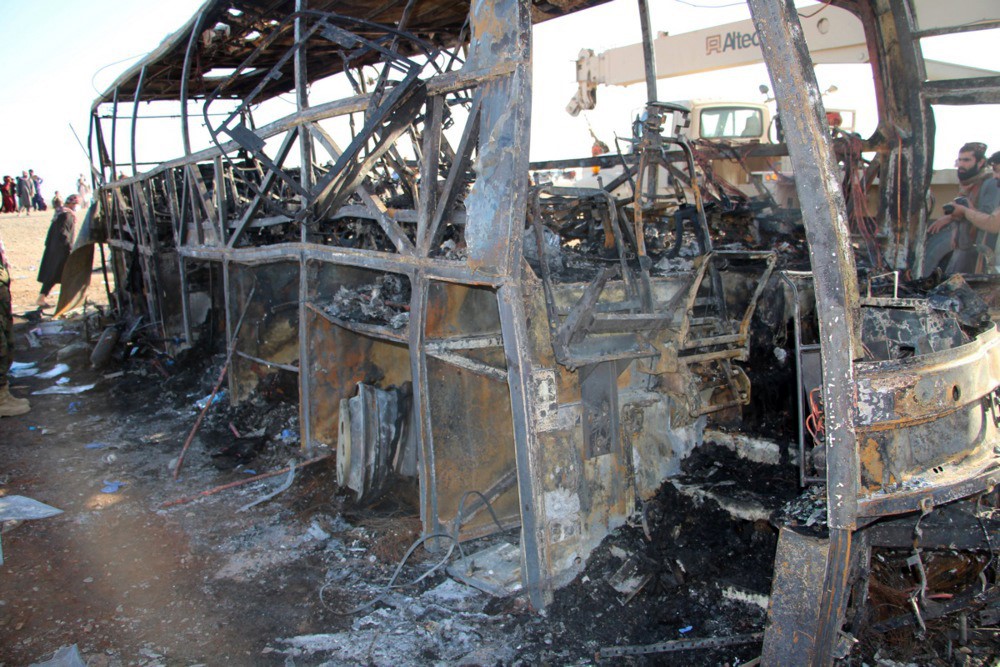 Afgan göçmenleri taşıyan otobüs kaza yaptı! 78 kişi hayatını kaybetti