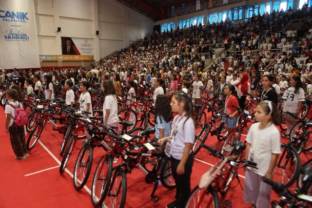 Samsun Canik'te camiye giden ödülü kaptı